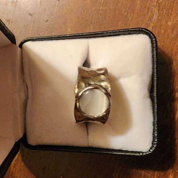 Ring - Picture 2 of 4